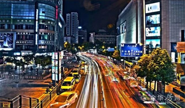 金华江北实景图 随着2000年八一街第二次拓宽改造完成,金华城市中心
