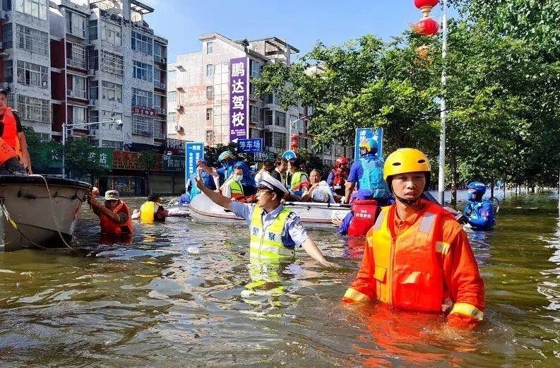 【一线传真】暴雨中的河南公安力量|防汛救灾,河南省公安厅在行动!