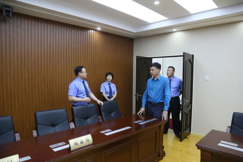 旗委副书记,政法委书记迟君德深入阿荣旗人民检察院调研指导工作
