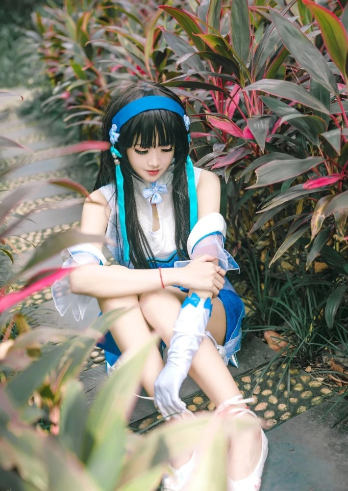 今天给大家分享的是王者荣耀角色 西施cos play coser:胤媪吐泡泡