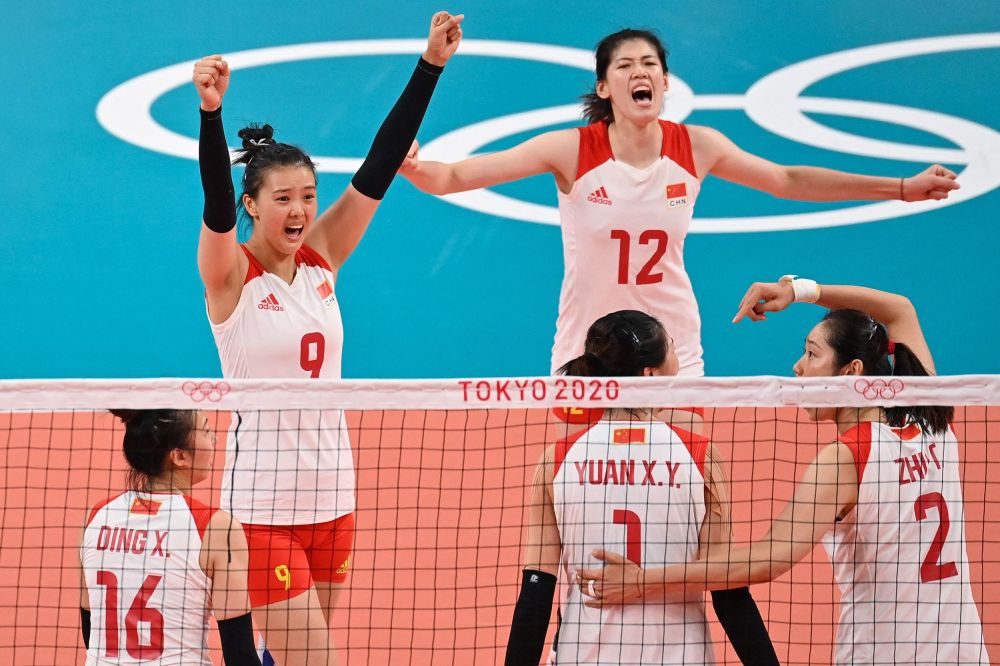 00后主攻发挥亮眼,中国女排苦战五局2比3惜败俄奥运队
