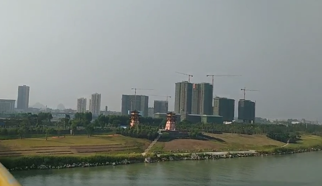 贵港像大城市吗?站在青云大桥上,还真有那种感觉!