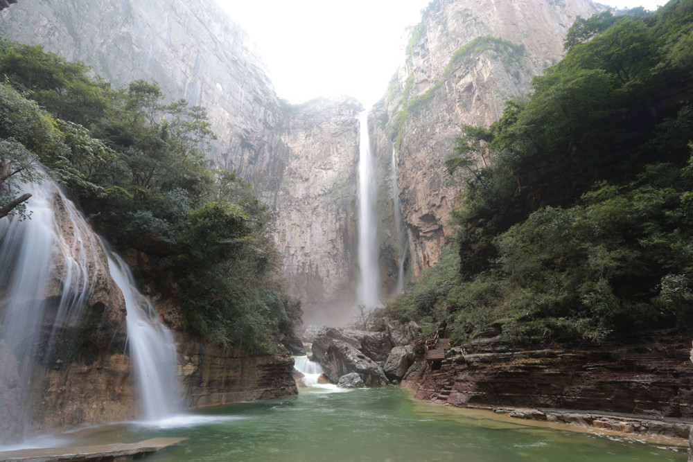 云台天瀑,落差314米,在景区泉瀑峡的尽端,是中国发现的落差最大的瀑布