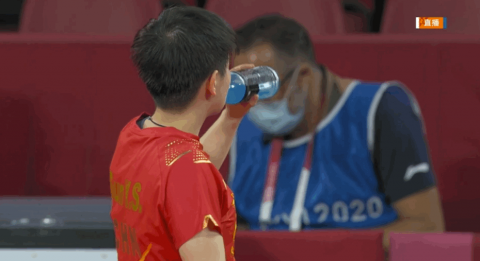 孙颖莎奶凶训自己萌翻网友太可爱了是个没有感情的莎手