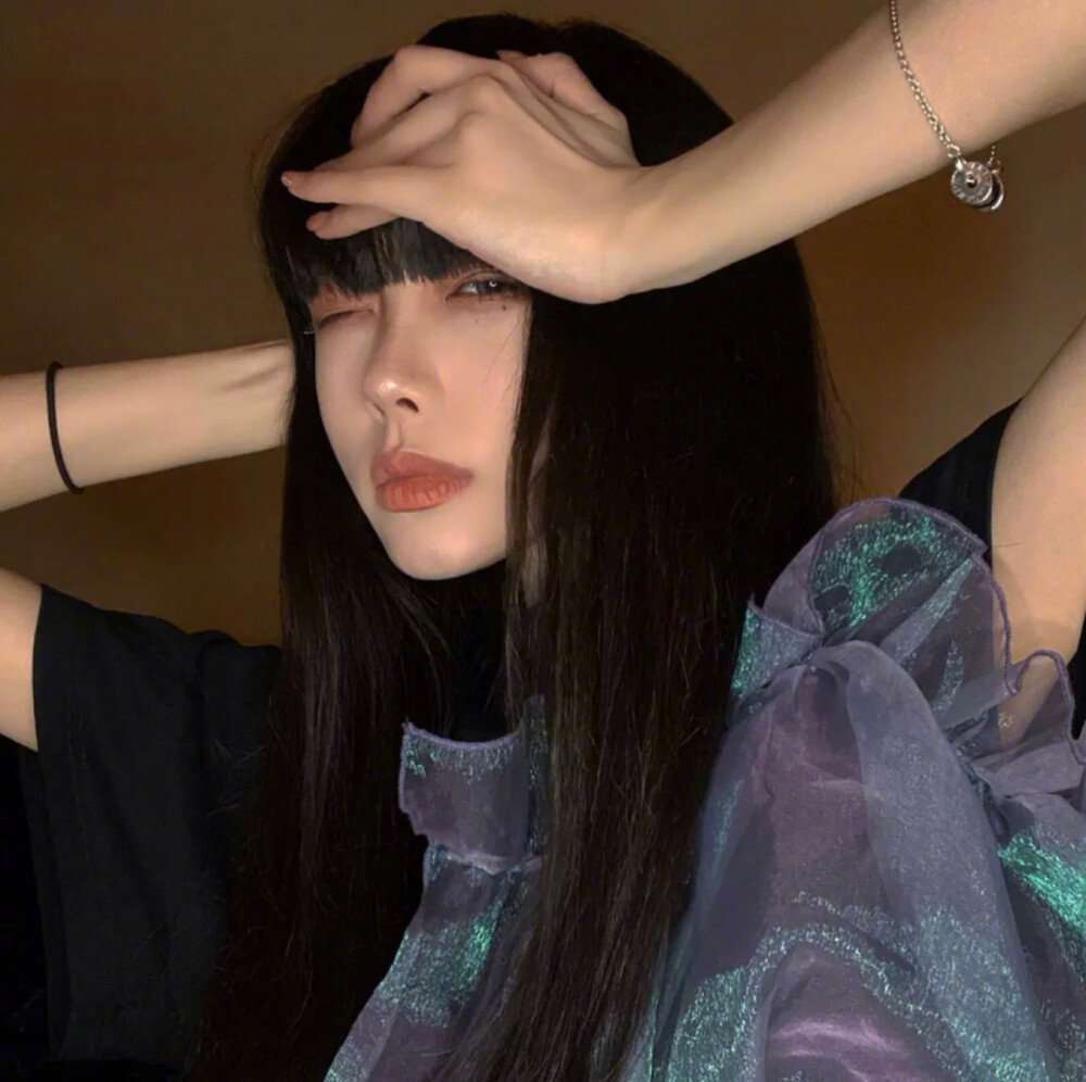 【高冷ins风女头】|用这种头像的会是怎样的女孩子