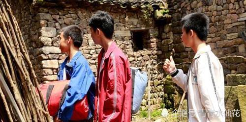免费观看，女人救乞丐的短剧，善心之举，女人救乞丐的短剧