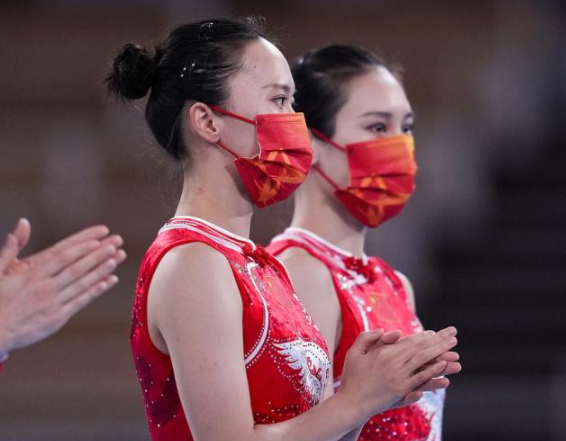 中国奥运"女神"日!三大美女先后登上领奖台,蹦床双花包揽金银