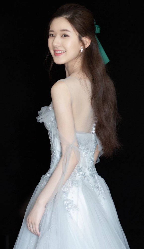 赵露思美图秀(高清壁纸)