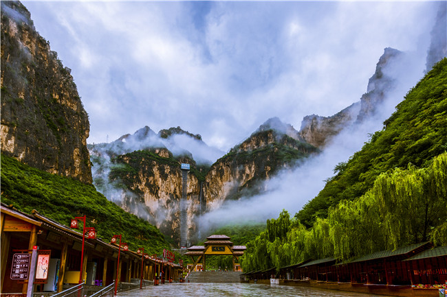 巍巍太行山 大美八泉峡