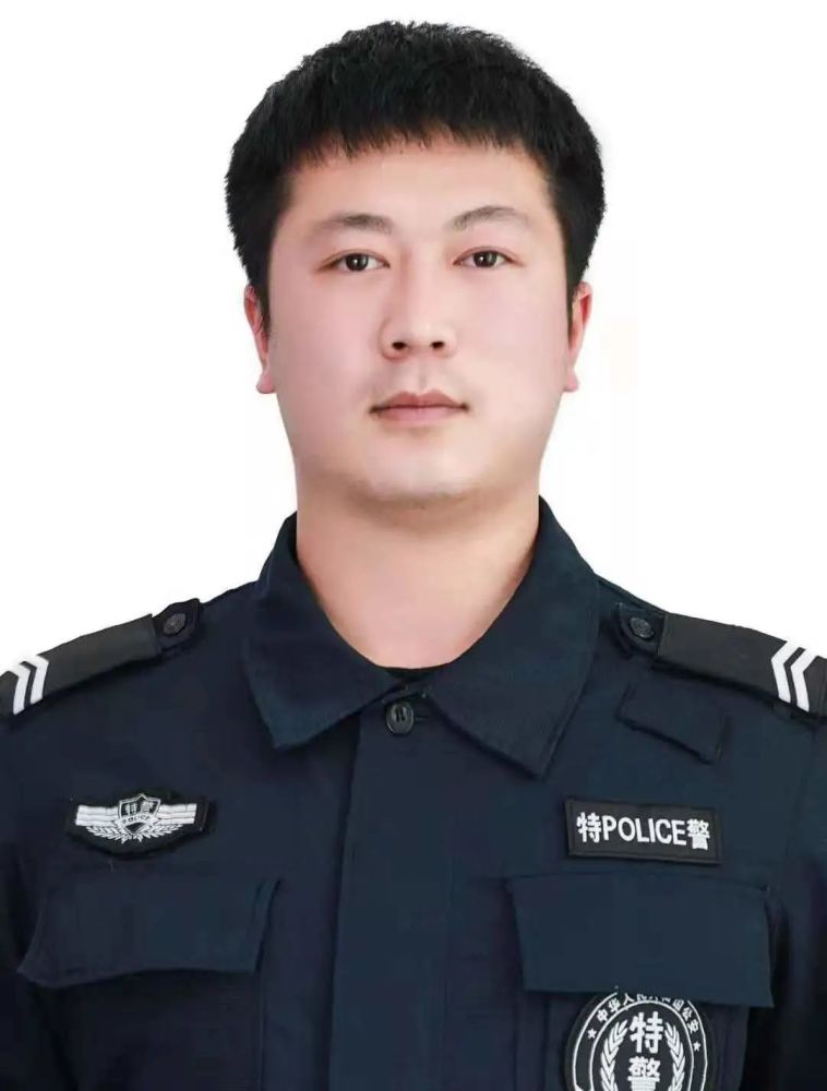 个人感言:军龄2年,警龄4年,曾服役于新疆喀什69315部队.