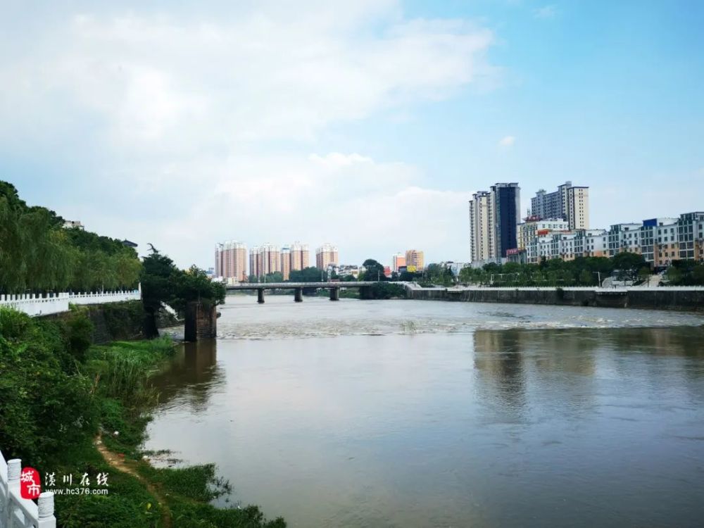 厉害了!潢川沿河大改造,休闲座椅,橡胶跑道,公厕,还有