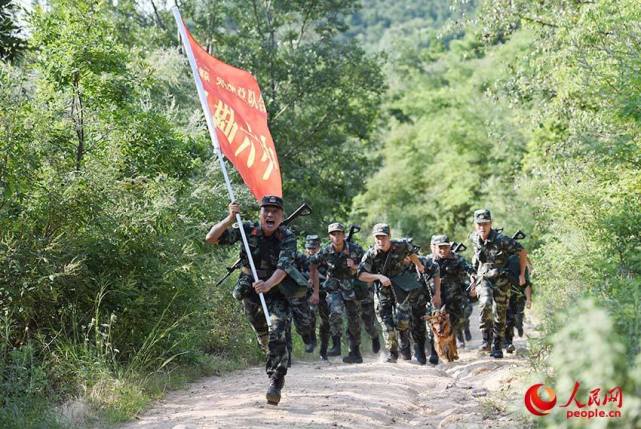 武警安徽总队合肥支队执勤六中队单独执勤排酷暑练兵