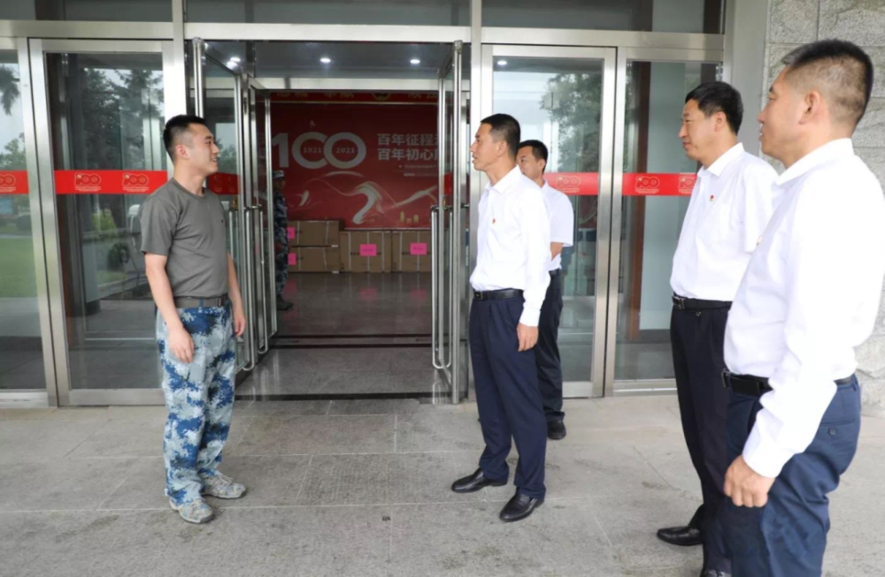 公主岭市领导开展"八一"建军节走访慰问活动