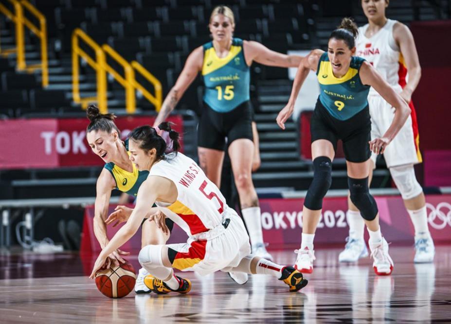 中国女篮76-74险胜澳大利亚女篮,李月汝最后罚球绝杀