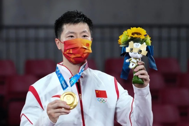 马龙成为历史首位 成功卫冕 奥运会乒乓球男单冠军的选手 来源:央视