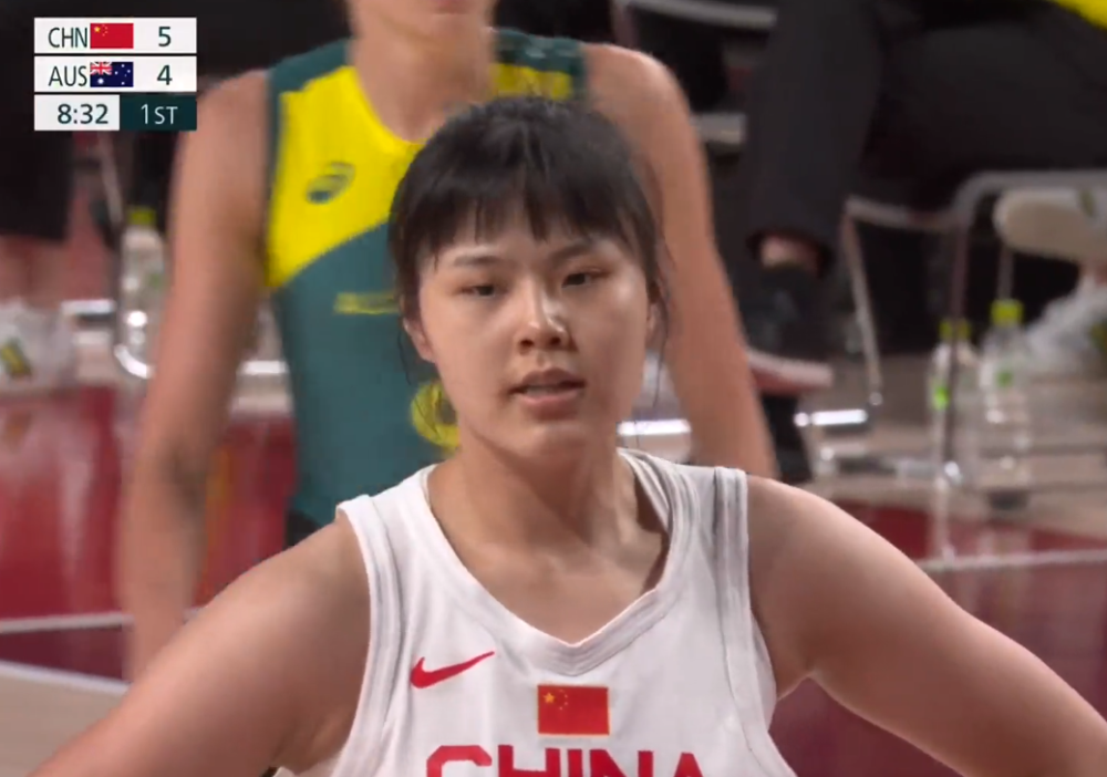 李月汝0.6秒准绝杀澳大利亚!中国女篮挺进八强,姑娘们