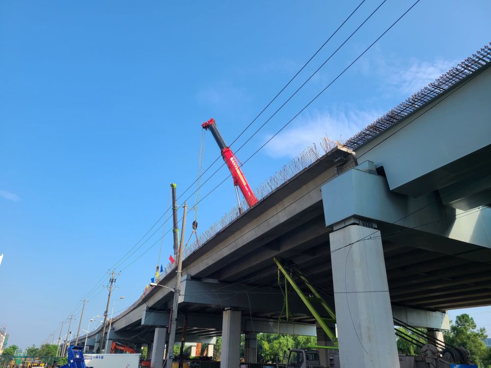亚运会配套工程 绍兴329国道主线高架桥匝道箱梁架设完成