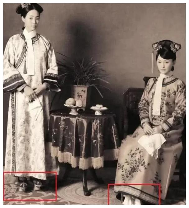 清朝嫔妃所穿的"花盆底鞋",除了方便皇帝,还有一个重要作用