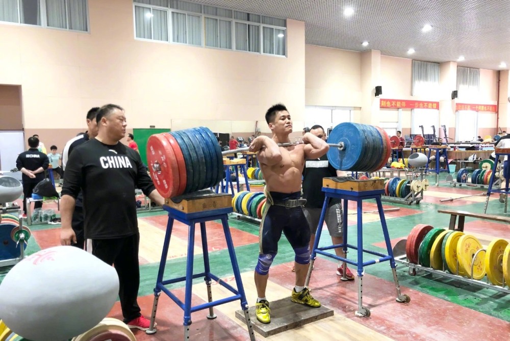 吕小军是中国举重队唯一连续参加三届奥运会的运动员