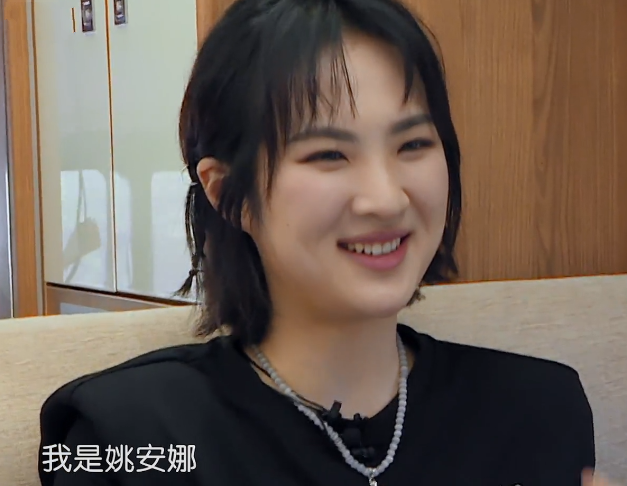 姚安娜加入《中餐厅》,她的个人介绍出人预料,再也不