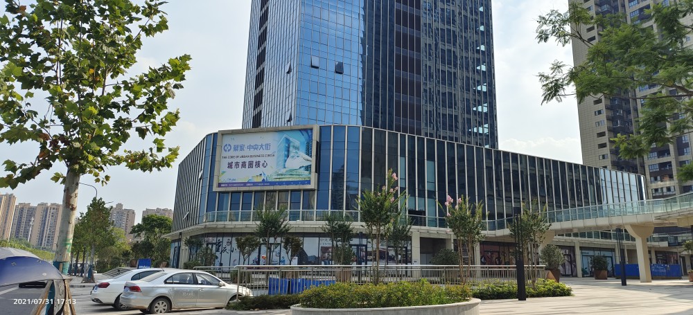 蔡家轻轨站附近听说未来的龙湖天街也在这里