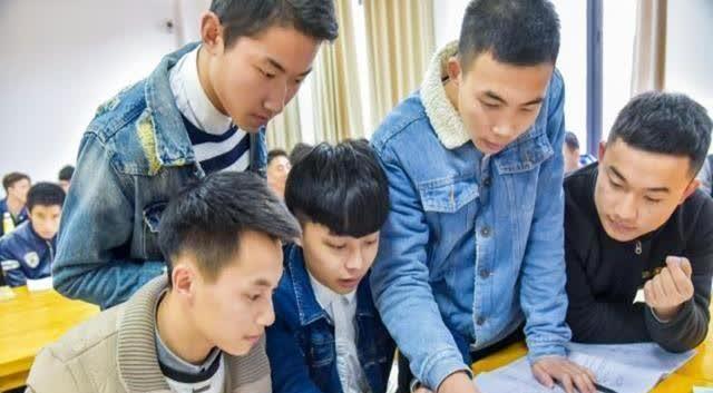 当年在中考落榜的职高生,多年后混得咋样?如今不比本科生差