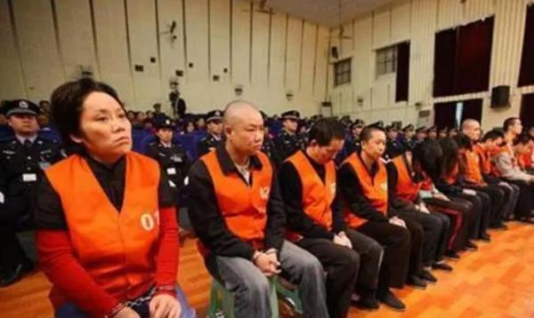 中国第一黑帮女老大,"重庆谢姐"究竟有多牛?她最后