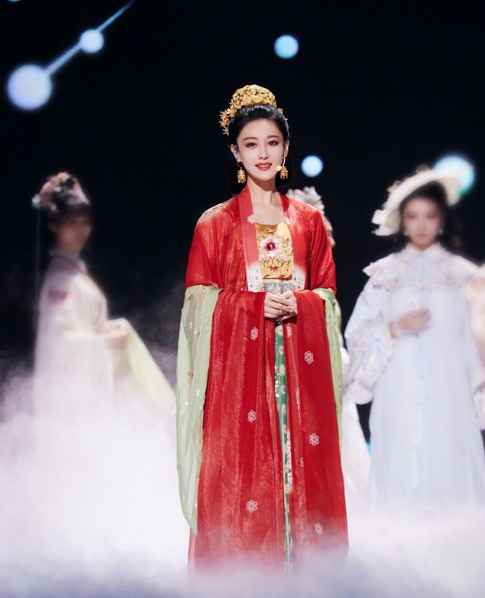 张馨予《浪姐2》成团夜穿汉服,颜值360度无死角,现场比精修还美