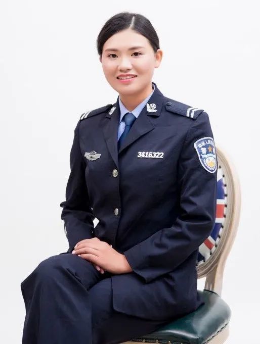 铿锵警花,最美军嫂!