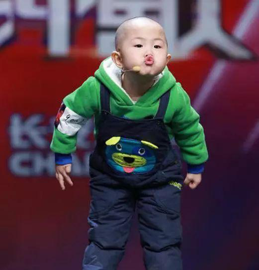 张峻豪:3岁登春晚,5岁为父母赚上百万,如今长大现状人