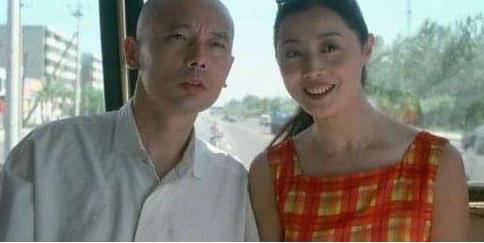她是冯小刚力捧的女星,3婚两次嫁给前夫,儿子如今火得