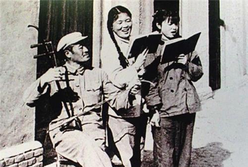 "西部歌王"王洛宾连夜返回兰州的家,妻子冷漠问道:你