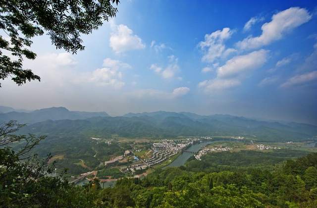 霍山县太阳乡, 石台县牯牛降景区, 休宁县齐云山风景区, 广德市笄山