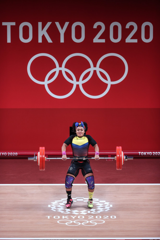 (东京奥运会)举重—女子76公斤级:厄瓜多尔选手巴莱拉夺冠