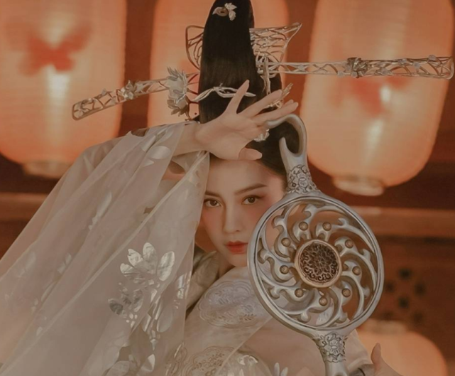杨颖新剧《风起陇西》杀青,晒出古装写真,网友:期待播出