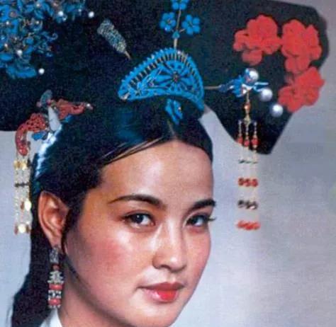 曾是顶流也是首富趟过男人河的女人刘晓庆的传奇人生