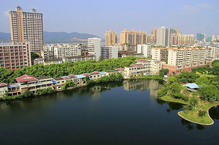 岑溪人口_岑溪市2020年第七次全国人口普查主要数据公报(2)