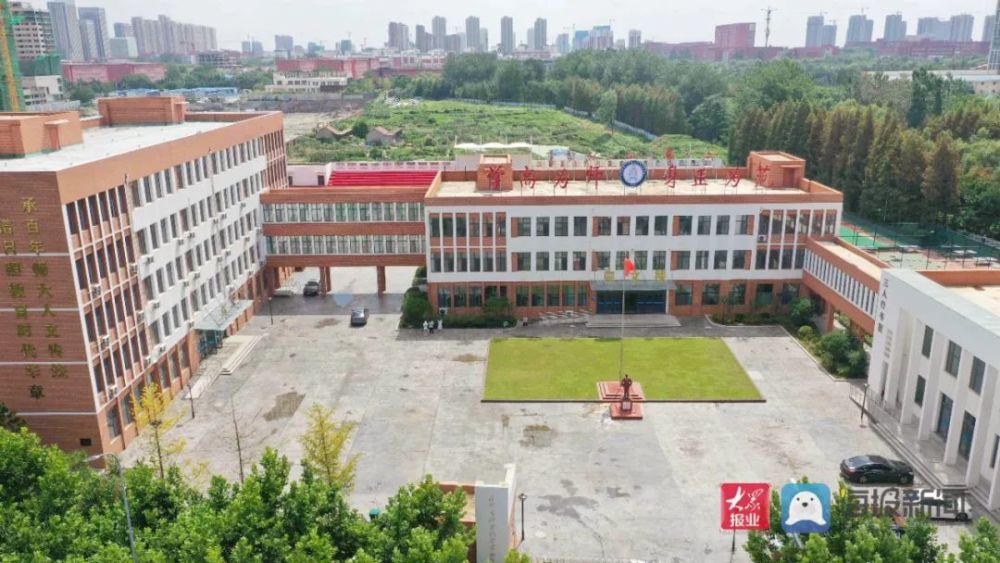 北京路中学教育集团一体化管理实探日照钢铁中学