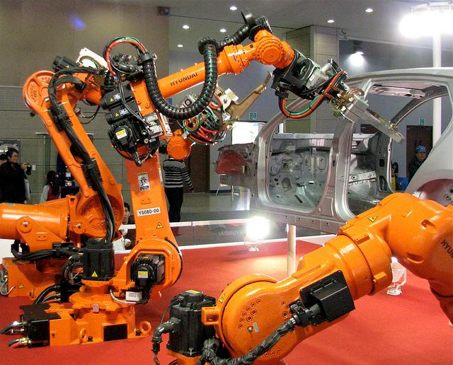 国产工业机器人发展"万事俱备,只欠东风"