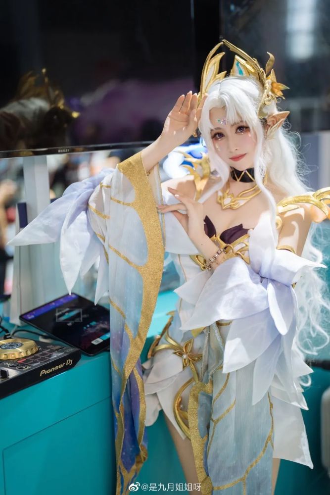 王者荣耀cos:这么美的金色仲夏夜,你打不算来一份吗?