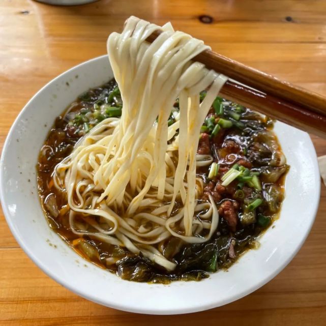 而是古蔺成百上千人家世代制作面条的手艺传承