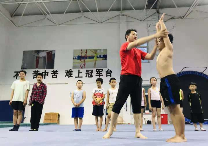 刘洋启蒙教练孔繁启评价弟子说"刘洋是个勤奋,懂事的男孩,在全国年轻