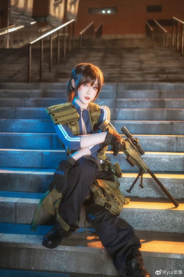 《使命召唤手游》雅丽丝cosplay作品欣赏