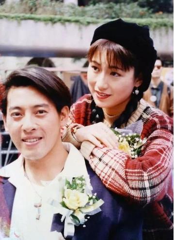 吕颂贤和麦景婷的爱情十分让人羡慕,他们在一起已经26年了,结婚已有