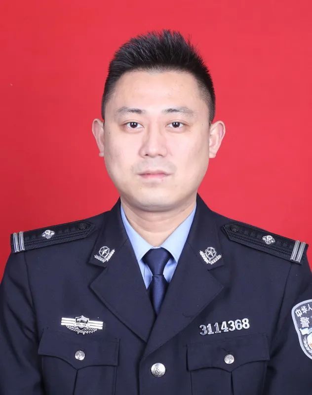 曾服役总后勤部第一六一中心医院 新收犯监狱九监区二级高级警长 曾