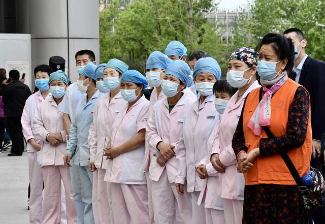 护工保洁感染!郑州疫情暴露了中国医院体系薄弱一环