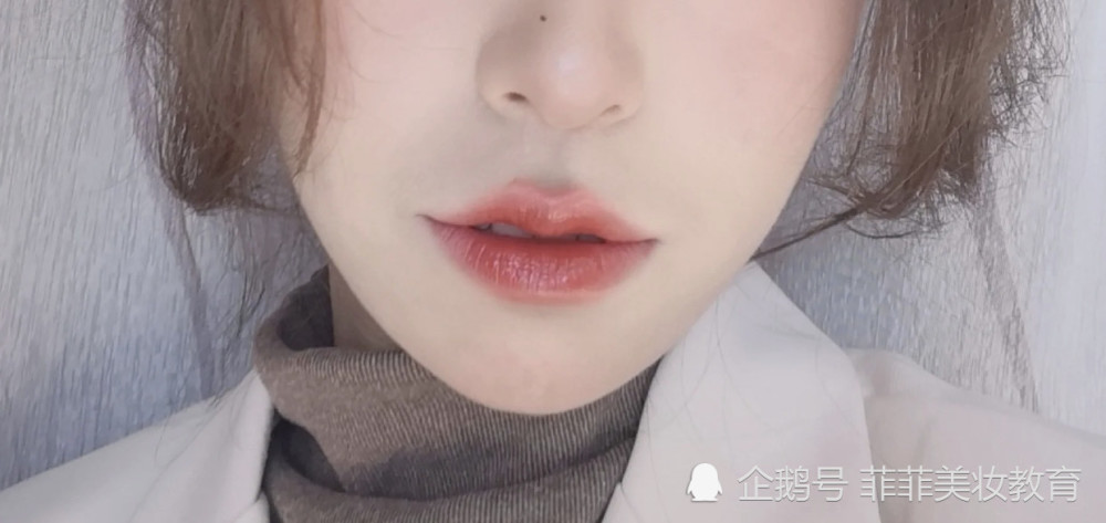 整容级口红画法手把手教你画出迷人微笑唇