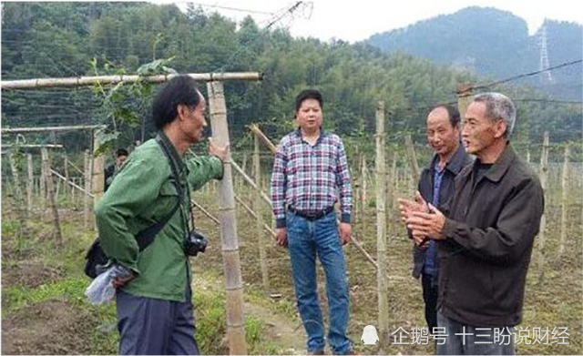 丐帮教授何家庆清贫一生扶贫一生中国再没有这样的傻教授