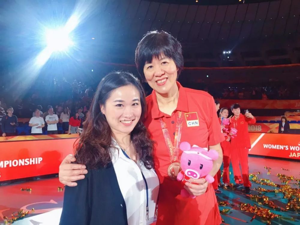 周晓兰:为女排夺下5连冠,却受尽排挤移民美国,如今她怎样了?