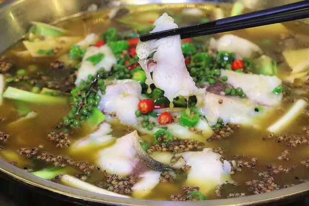 江南"的味道 上里古镇 在这里 柴火鸡,大肉挞挞面 青花椒鱼,贡椒鱼